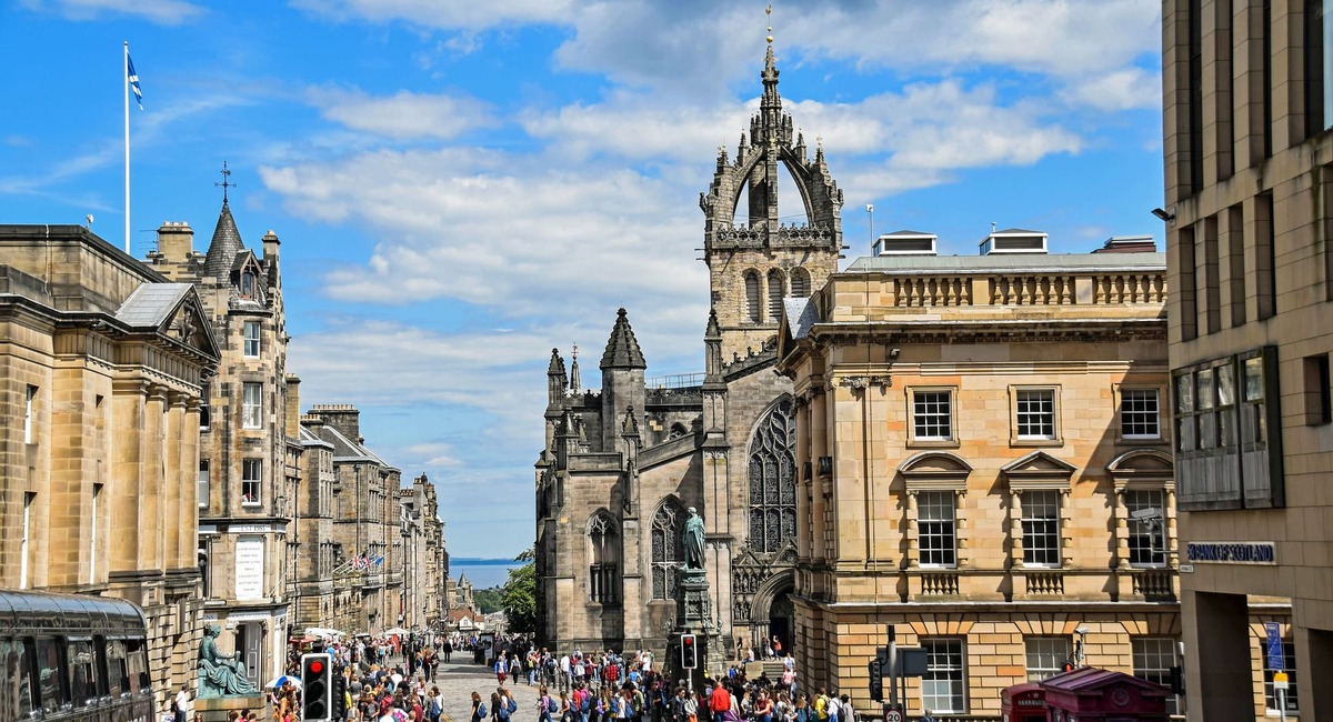 EDIMBURGO - MERCHISTON CASTLE SCHOOL  